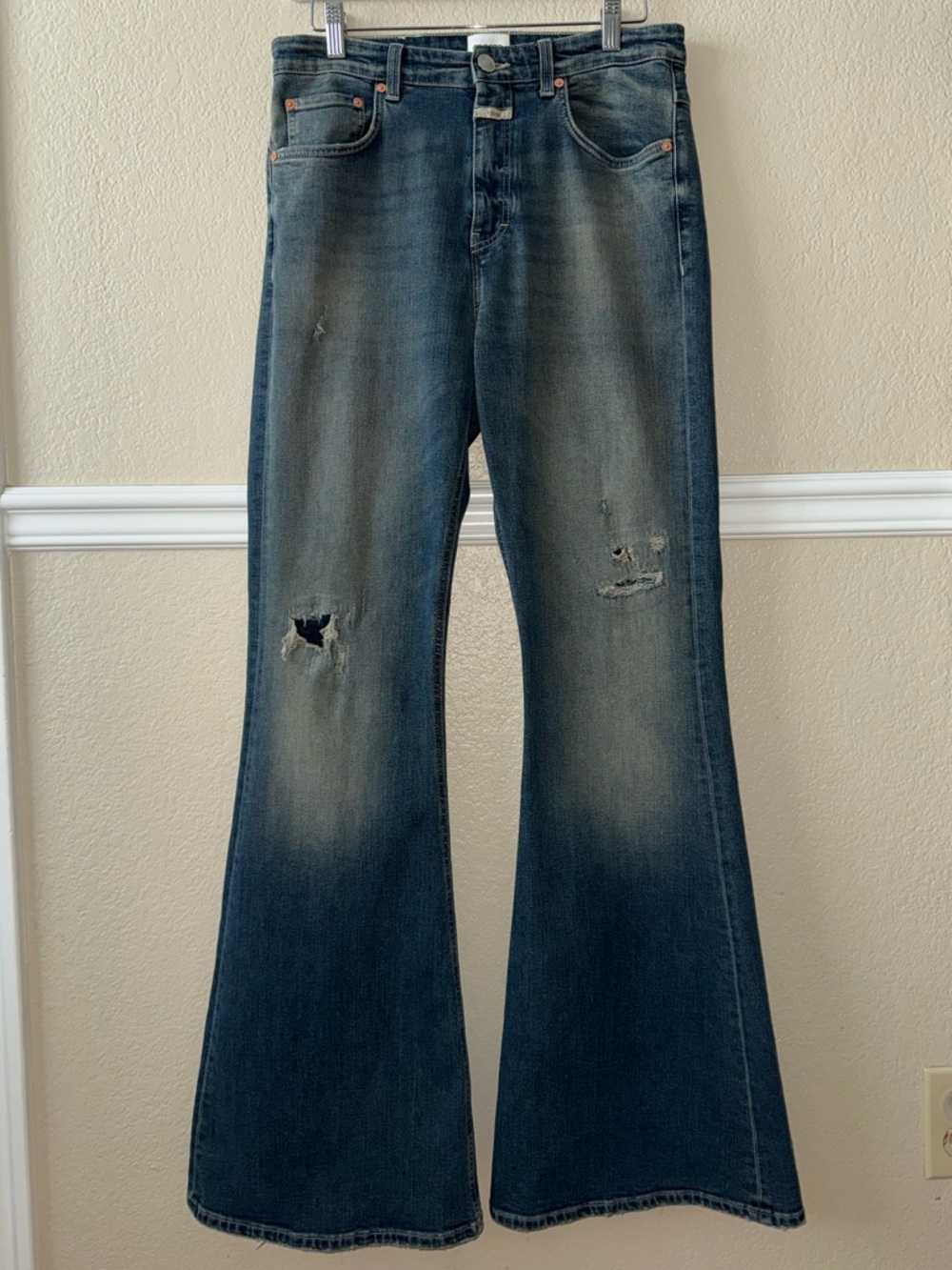 CLOSED $350 Rawlin Flare Jeans Size 30